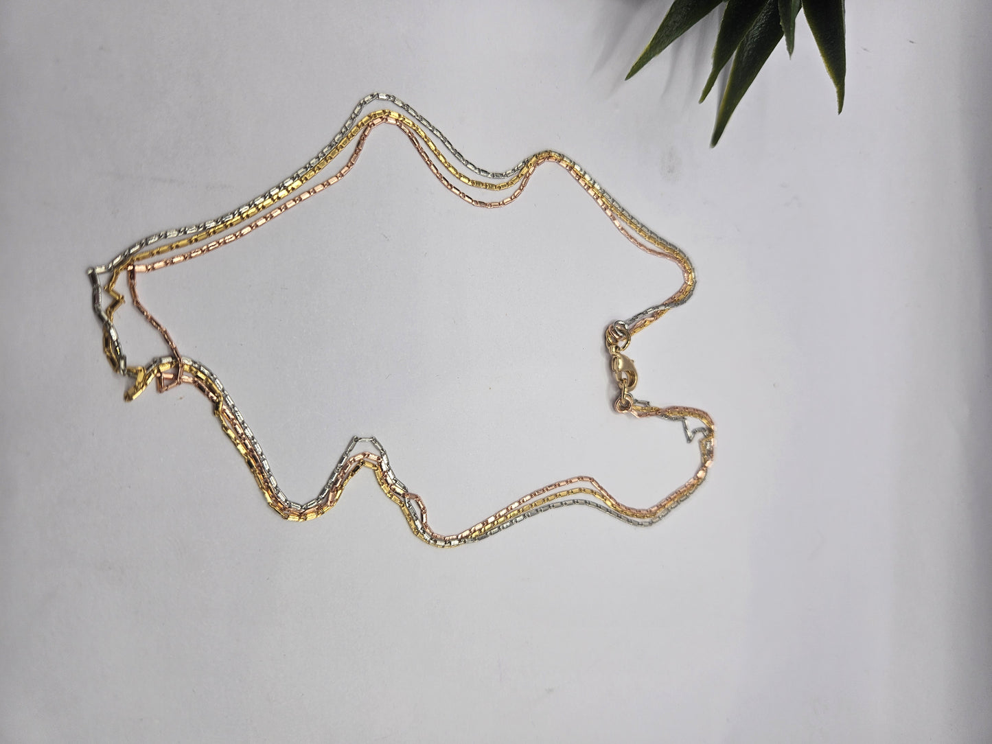 Tri-Color Flat Link Chain Necklace – Elegant Everyday Essential