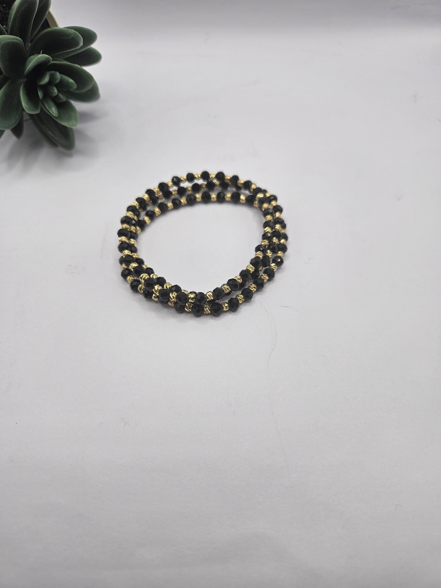 Elegant Black & Gold Beaded Stretch Bracelet
