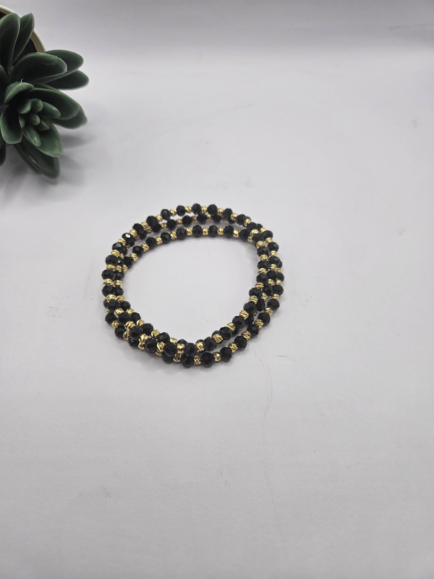 Elegant Black & Gold Beaded Stretch Bracelet
