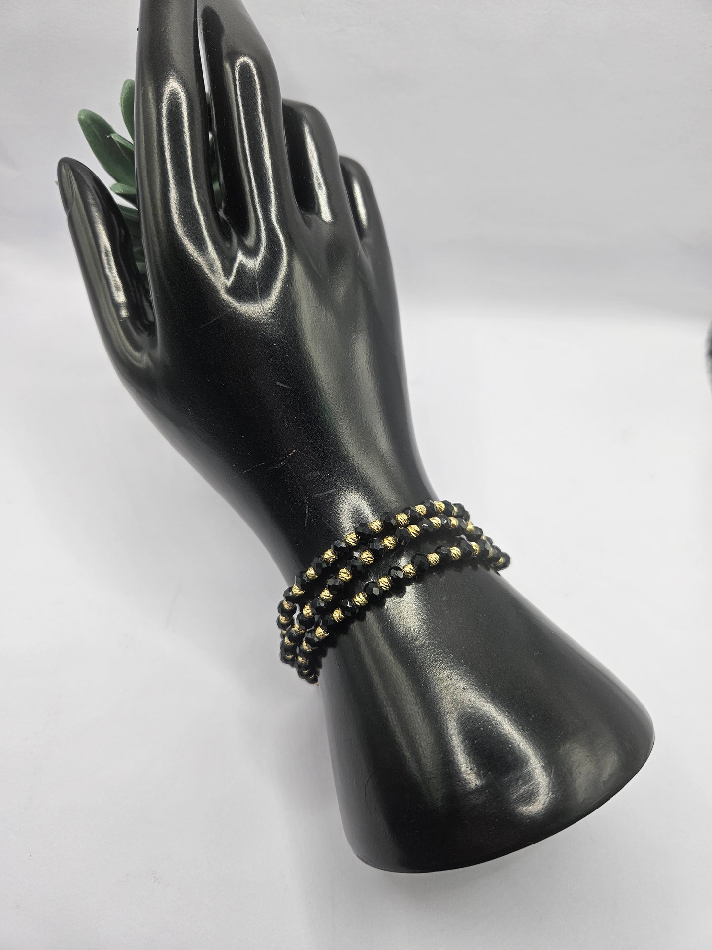 Elegant Black & Gold Beaded Stretch Bracelet