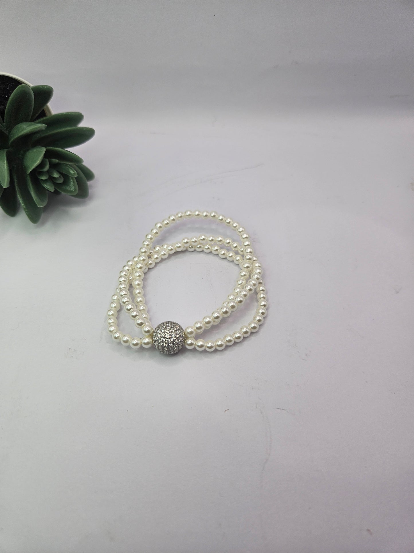 Classic Pearl Beaded Stretch Bracelet with Crystal Accent.
